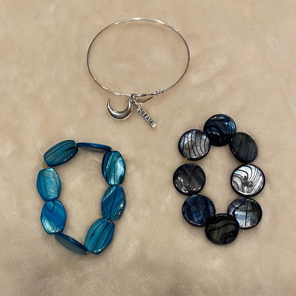 Source Unknown Jewelry - ♥️ Silver and Blue Bracelet Trio